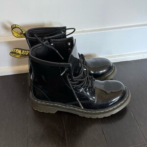 Girls Dr. Martens Delaney Boots